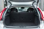 Volvo V40 D4 Inscription 2016 года (UK)